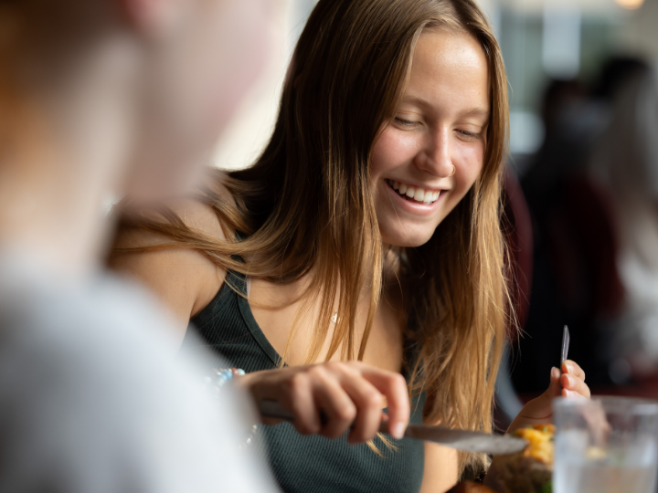 university-food-services-720x540