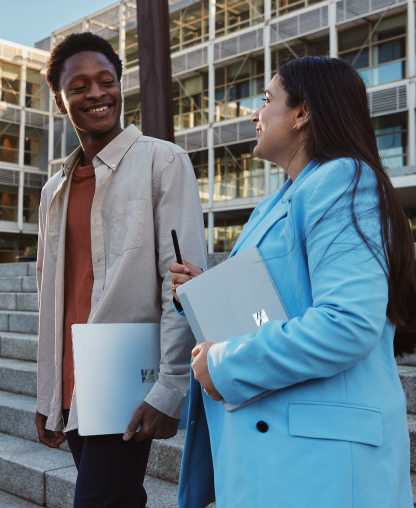 featurecard_walkingdiscussion_416x508