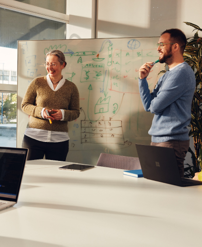 featurecard_whiteboardteamwork_416x508