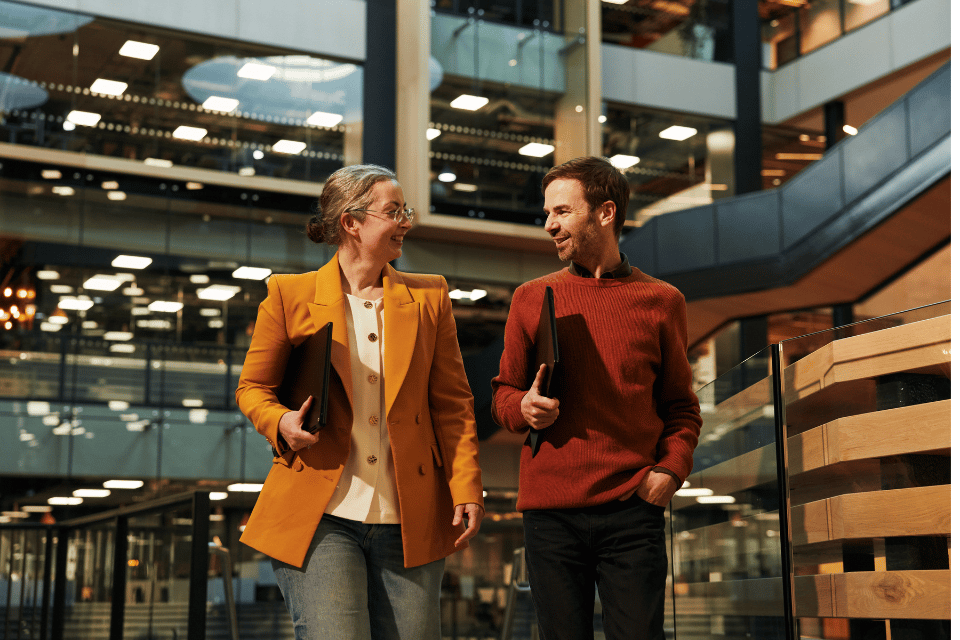 hero_media_colleagues_walking_960x640