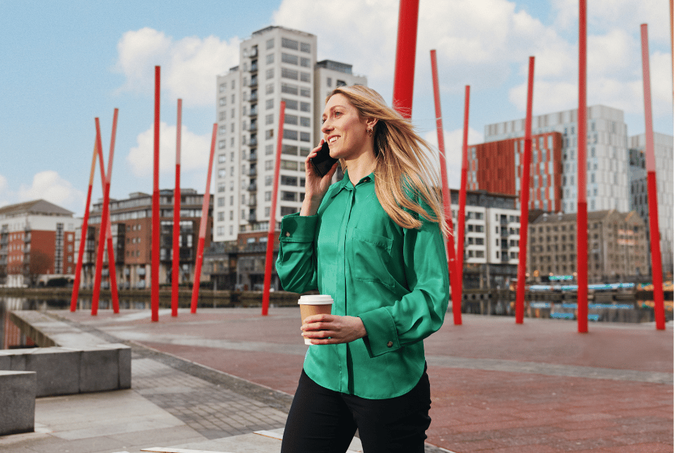 hero_media_woman_phonecall_960x640