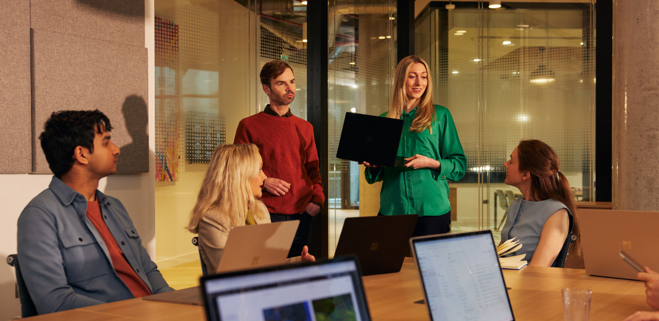 salibrary_featurecarousel_groupmeet_1312x640