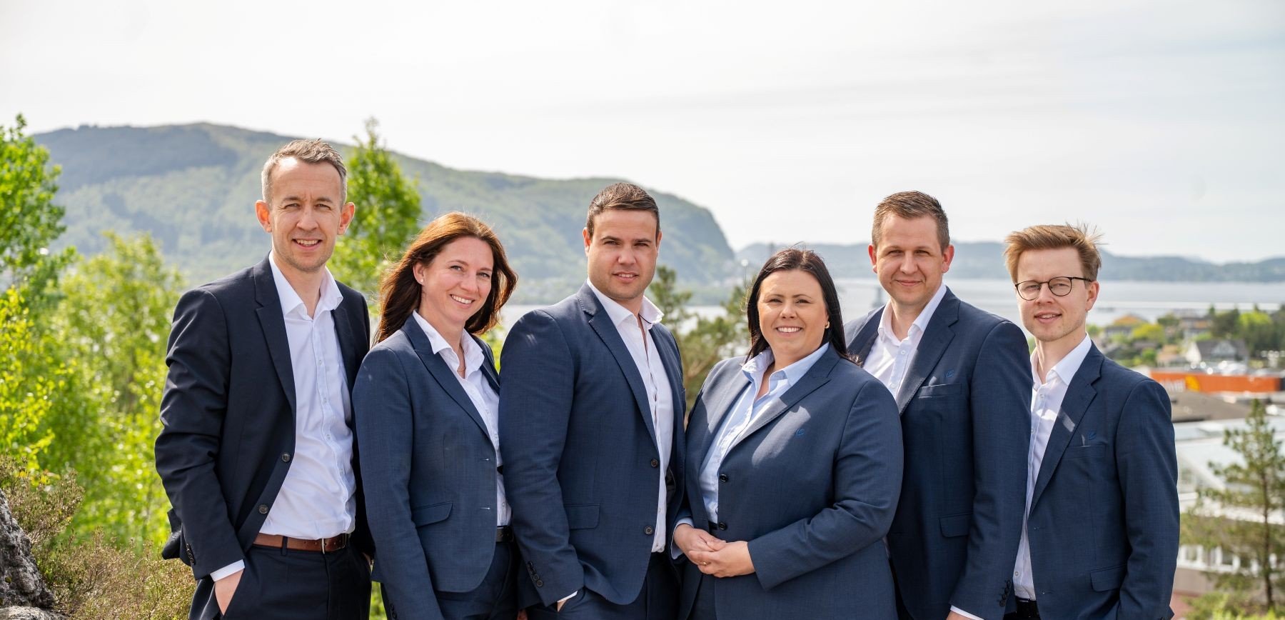 Bilde av ansatte Knarvik-Sparebanken-Norge