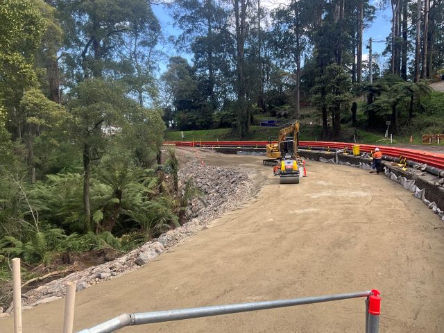Image of works underway to construct the rock fill batter