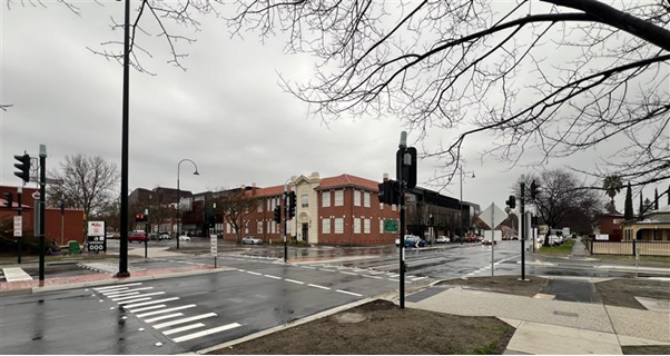 Image of Chapel Street McIvor Highway and Hargreaves Street pedestrain operated signals
