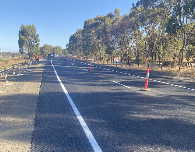 Image of new resurfaced Goulburn Valley Freeway at Mangalore