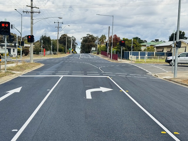 Image showing the right turn lane on Gladstone Street Maryborough