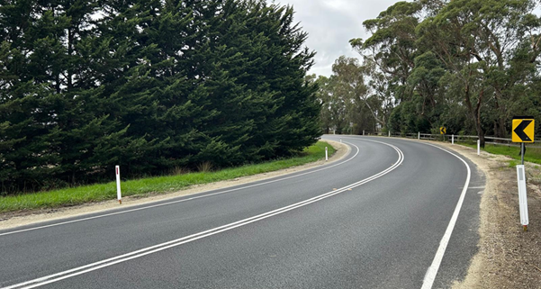 Image of completed stretch of Koo Wee Rup-Longwarry Road in Bayles