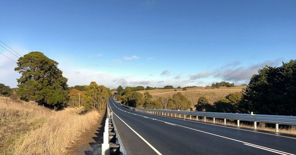 Image of a rural road in the Loddon Mallee region