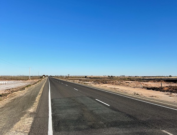 Image of the Mallee Highway at Ouyen