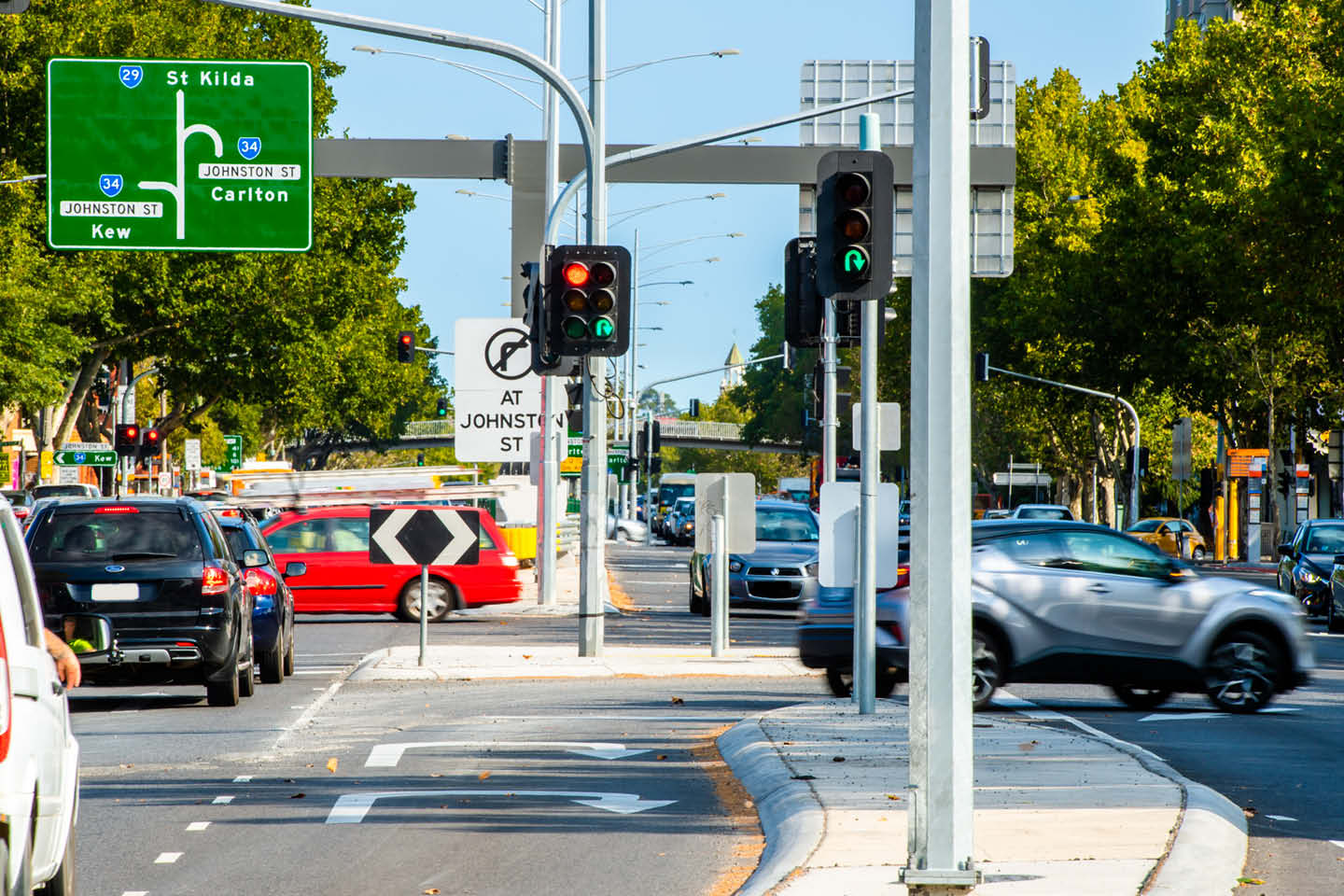 Photograph of cars stopped at traffic lights in St Kilda
