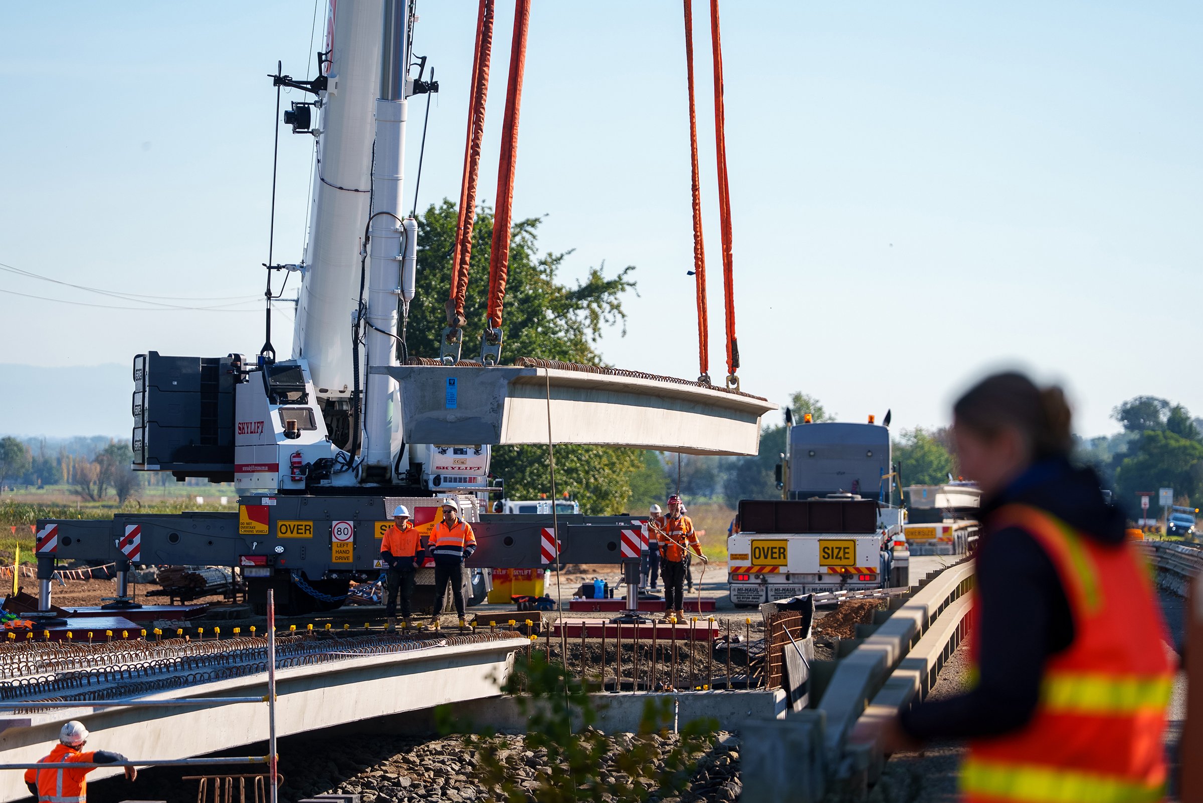 Roads-Infrastructure-Heyfield-RainbowCreekBridge-ConstructionWorkers-4073-2026