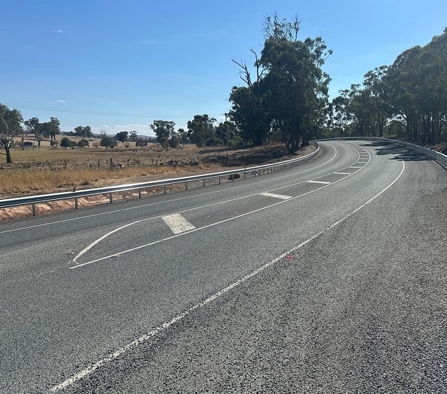 Image of a safety barrier along the Midland Highway at Nalinga