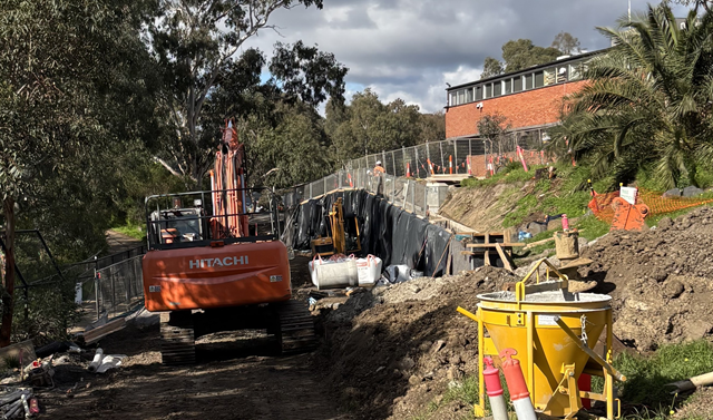 Image of construction of the upper retaining wall at Alphington Link