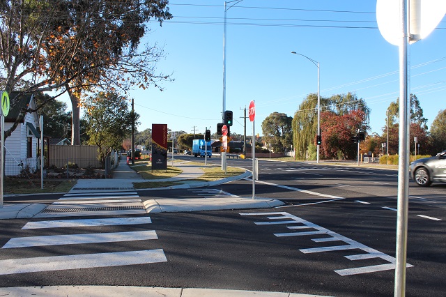 Image of the Wombat Crossing on Neil Street, Kangaroo Flat
