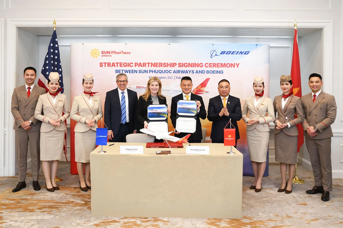 Boeing and Sun PhuQuoc Airways sign agreement for 40 Boeing 787-9 Dreamliners