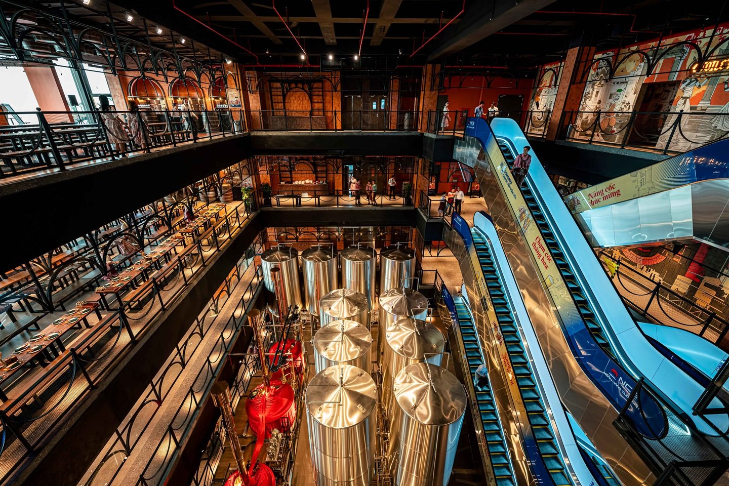 Khám phá ẩm thực và mua sắm hấp dẫn