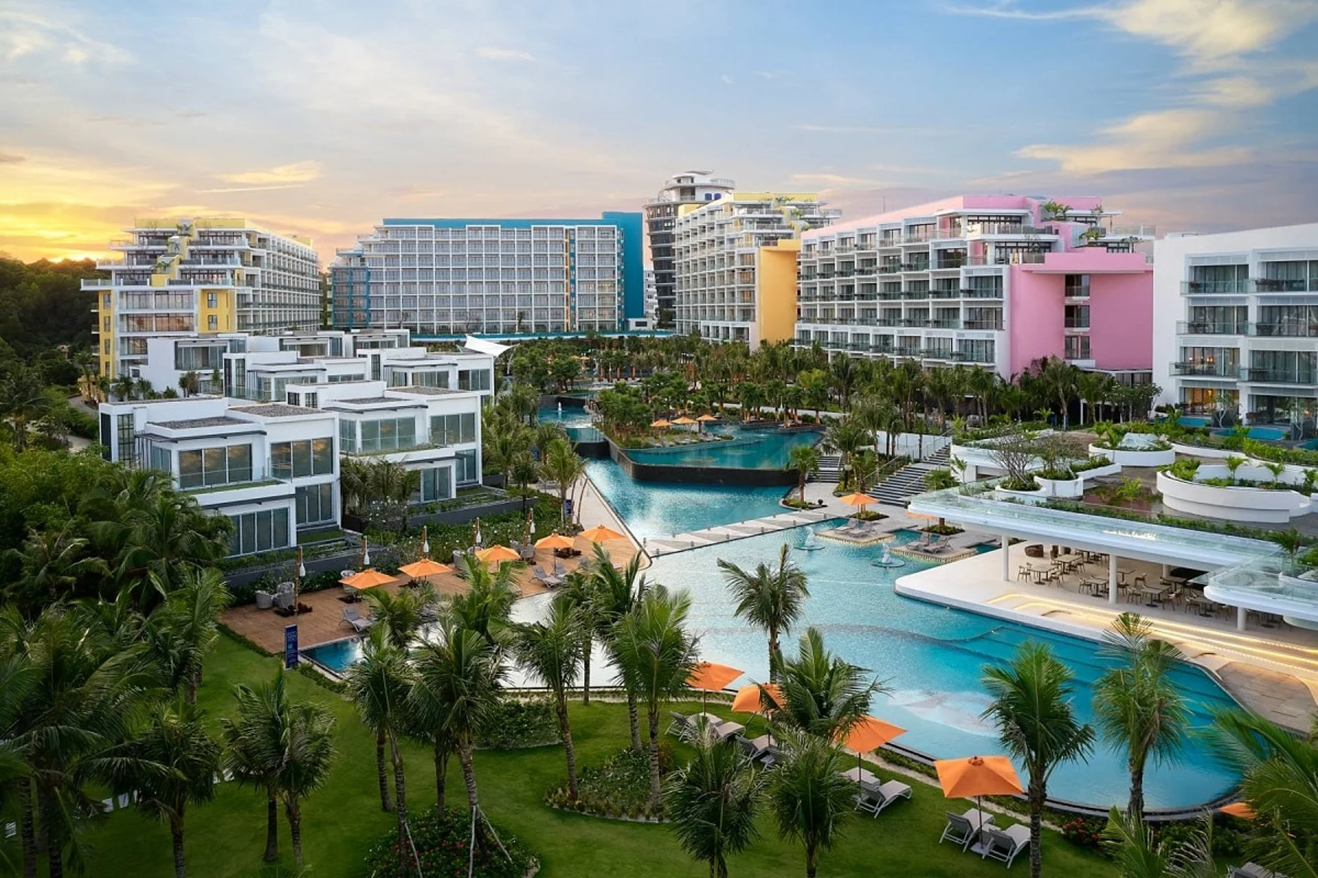 Chọn vé máy bay Đà Nẵng Phú Quốc SPA để tận hưởng hệ sinh thái du lịch cao cấp