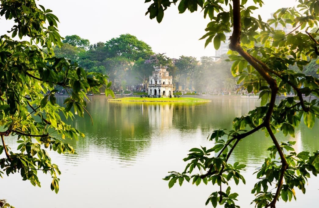 Vé máy bay đi Hà Nội: Giá vé, lịch bay & cách đặt giá tốt