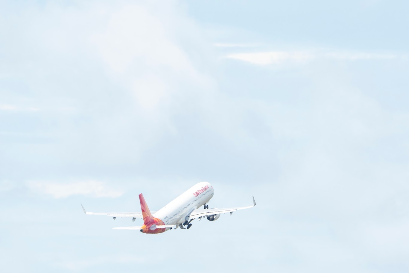 Bay từ Phú Quốc tới Hong Kong mất bao lâu? Những điểm cần lưu ý