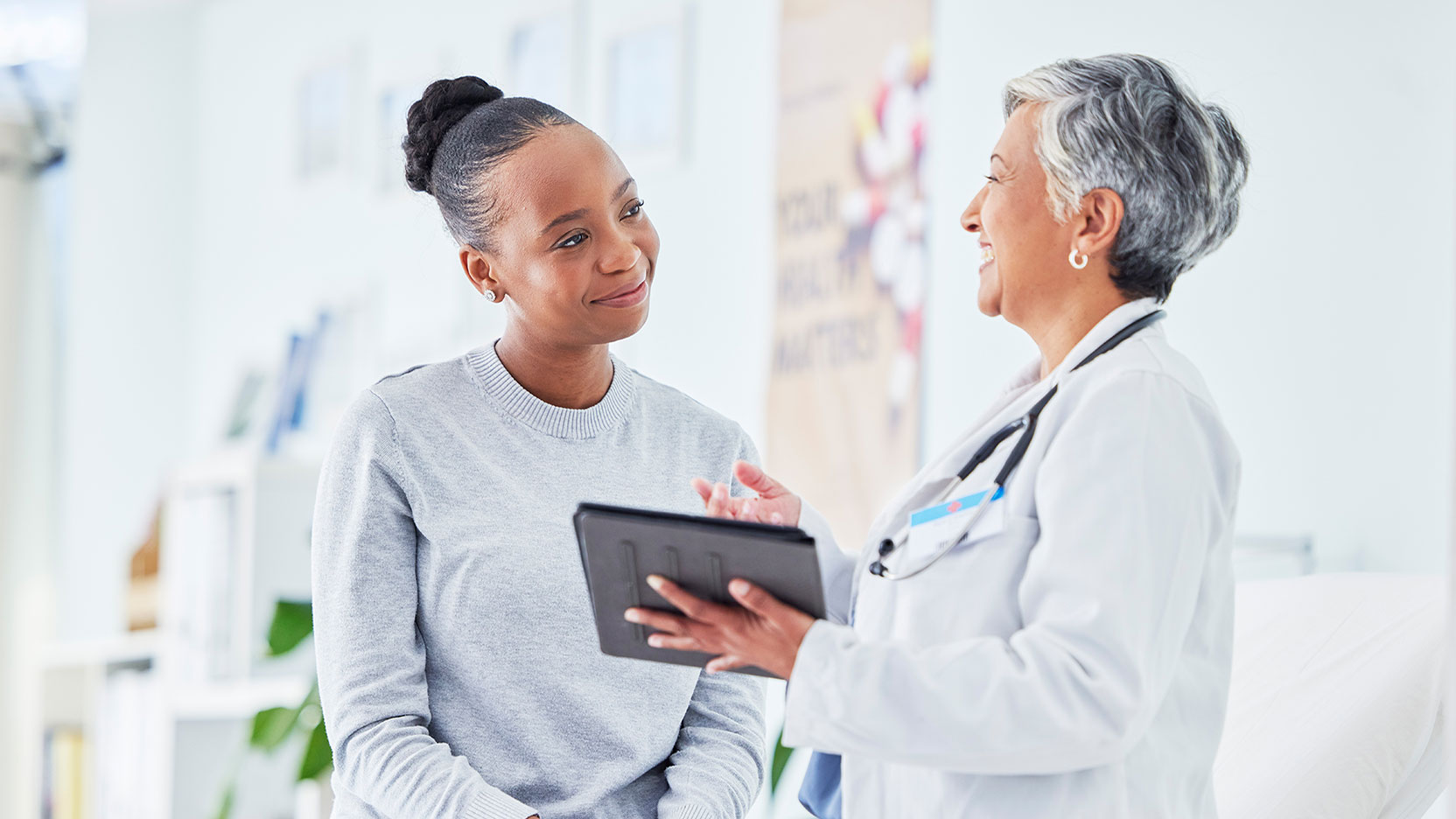 Patient listening to orthopedic surgeon