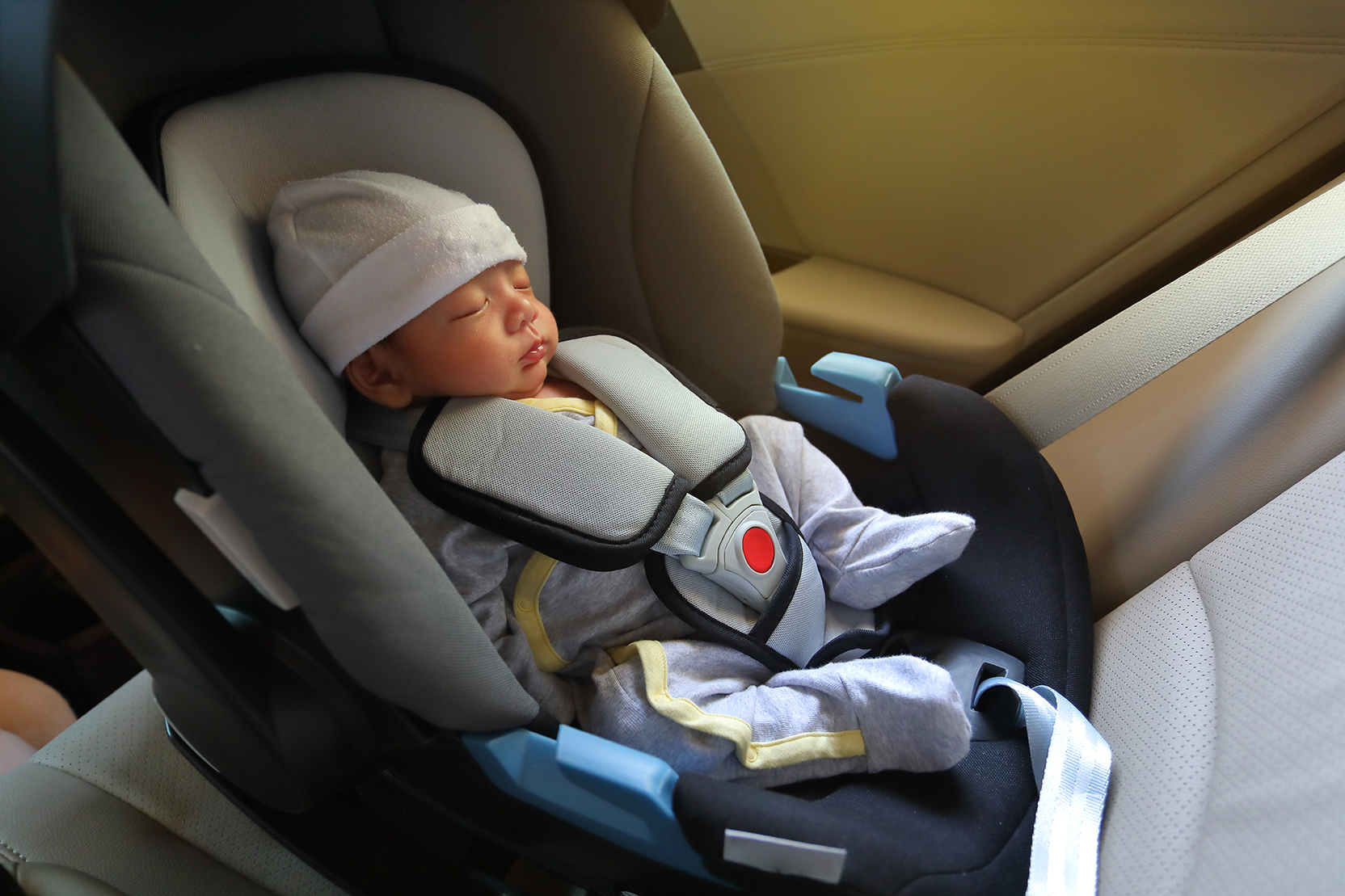 check-your-newborns-car-seat-1664a