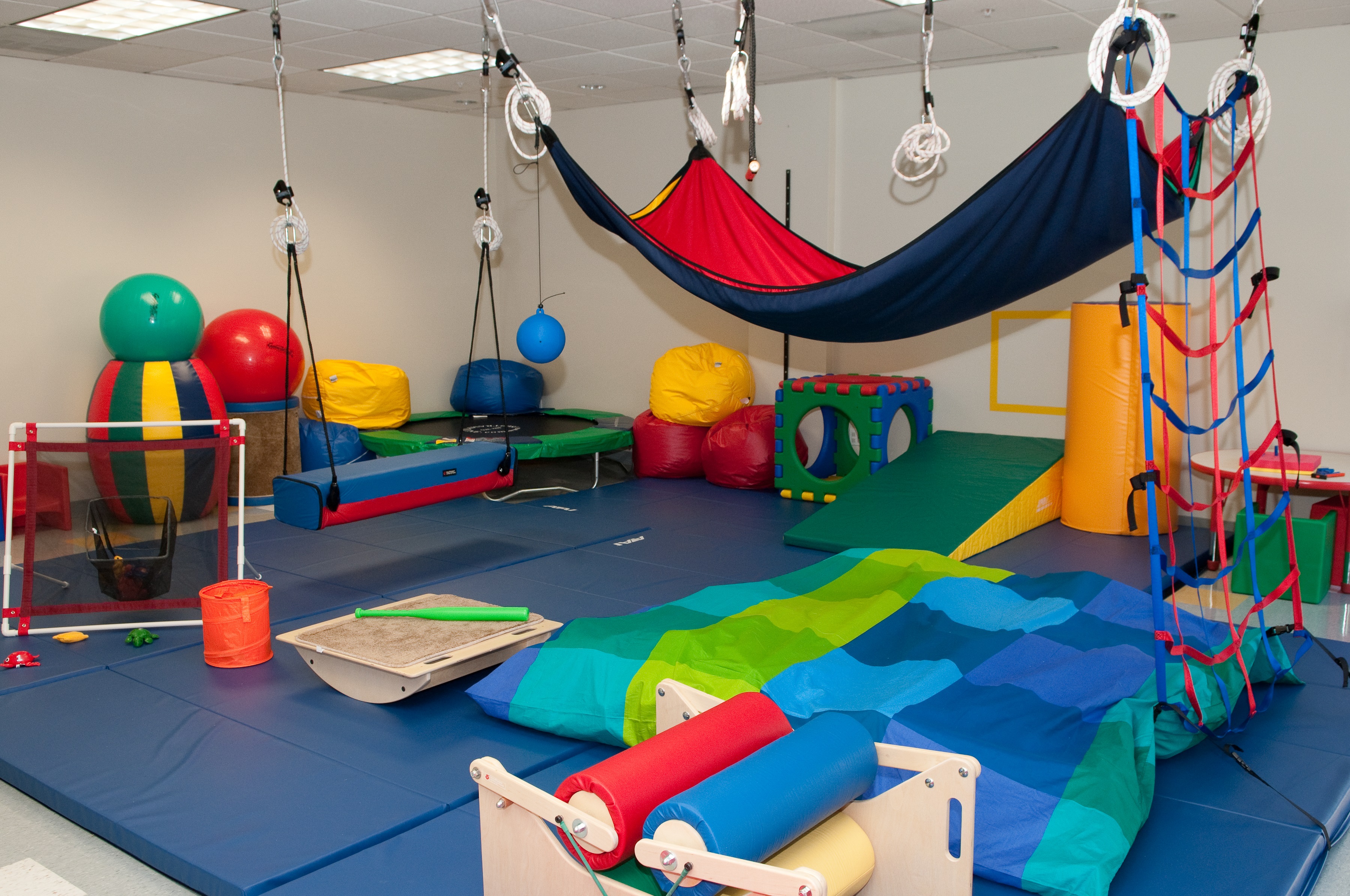 KCDC Gym Eqpt 2_high-res_2011_SIMON FU