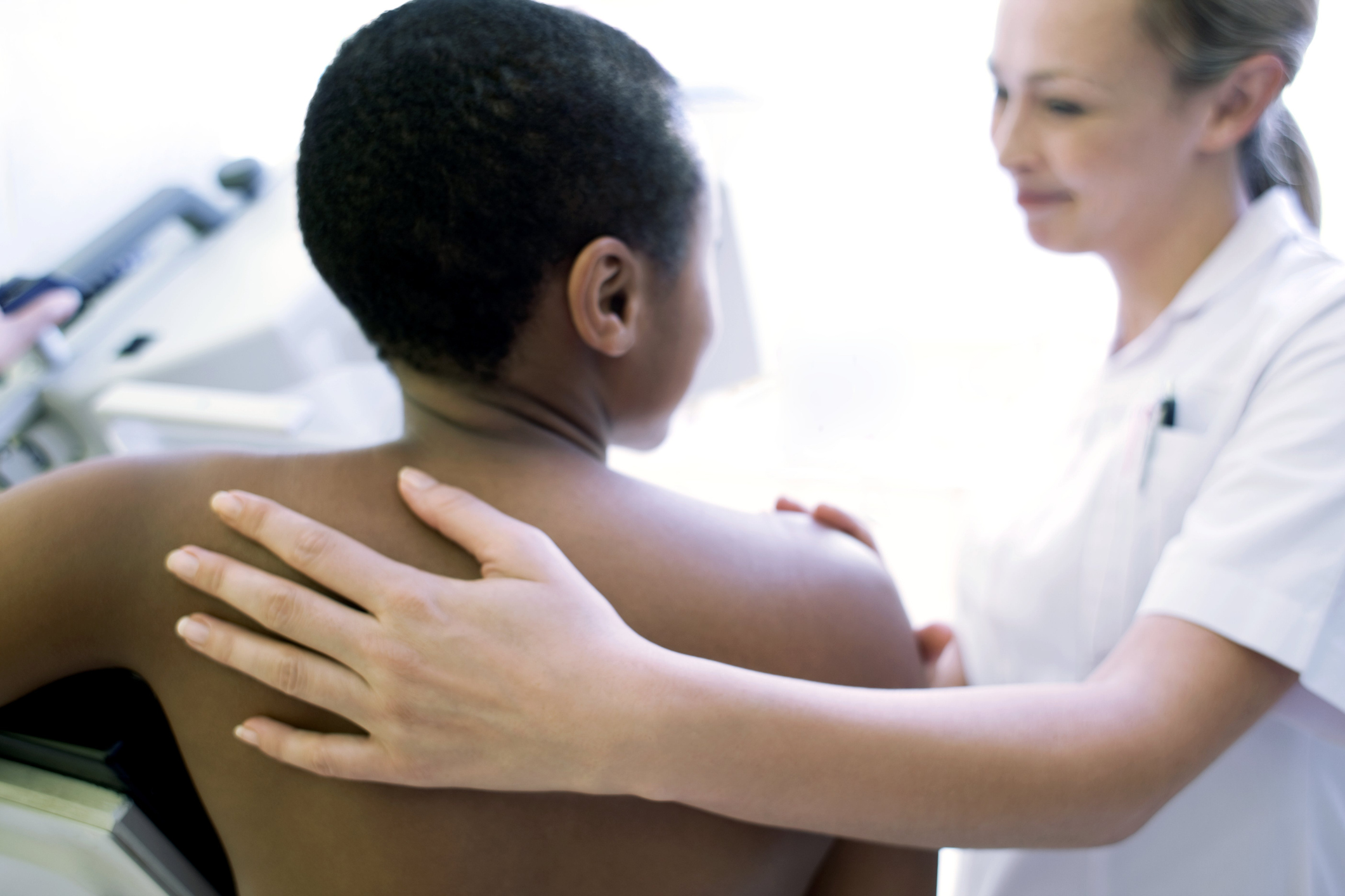 doctor-comforting-patient