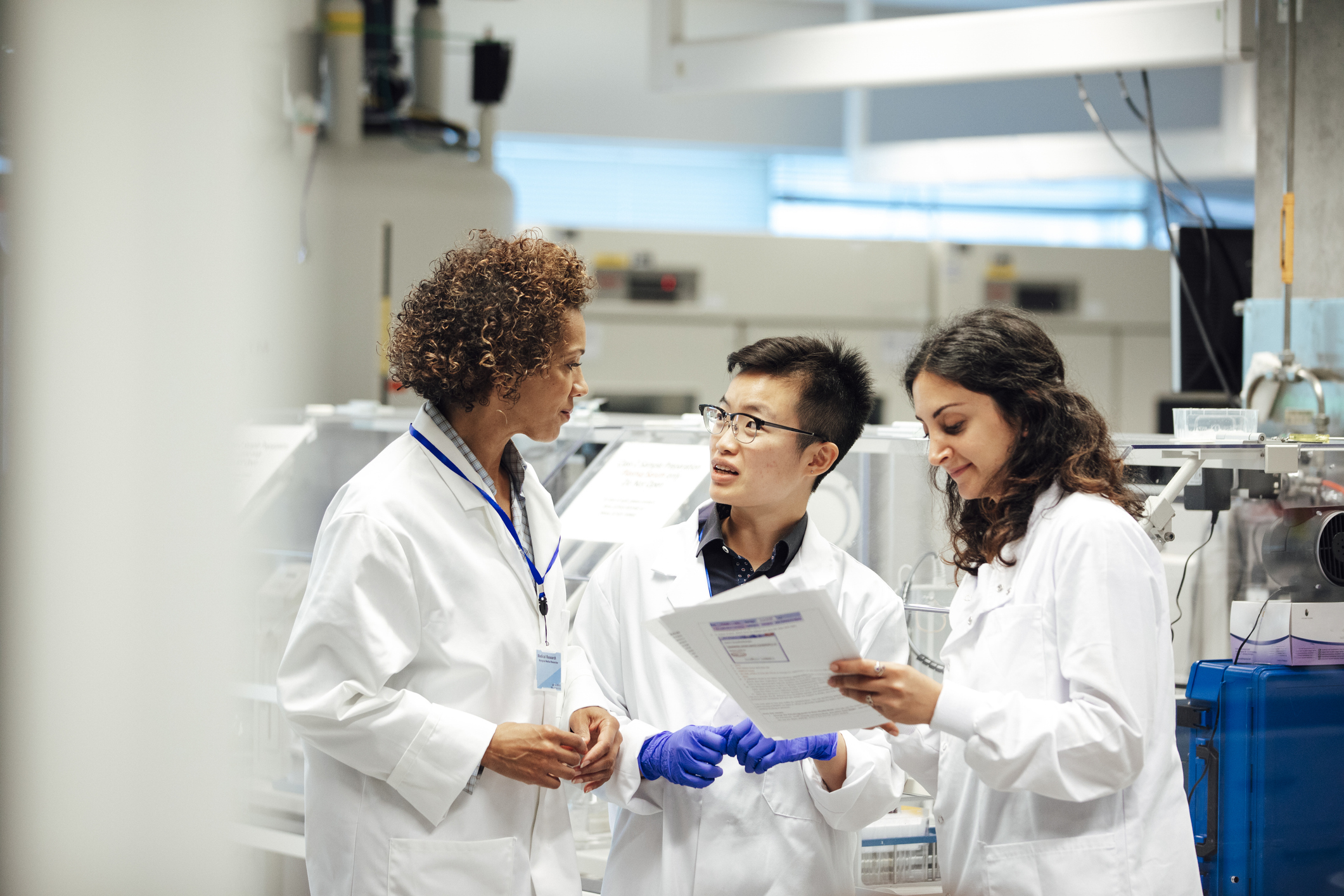 researchers-talking