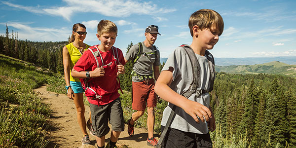 family-walking-outside-600x300