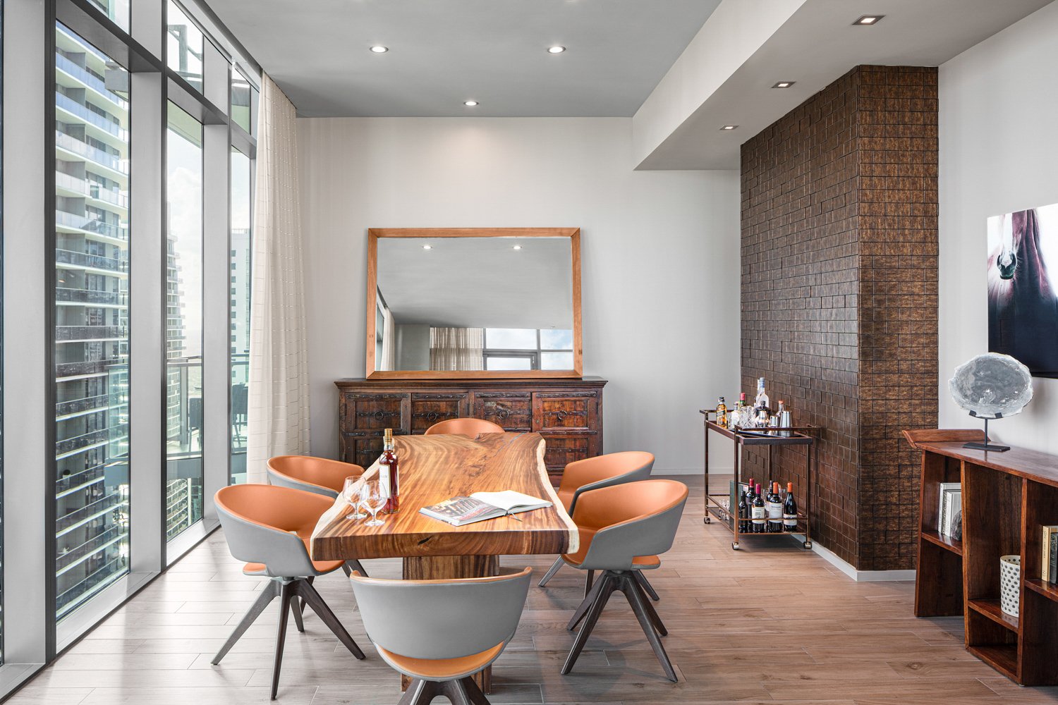 EAST SUITE IMG