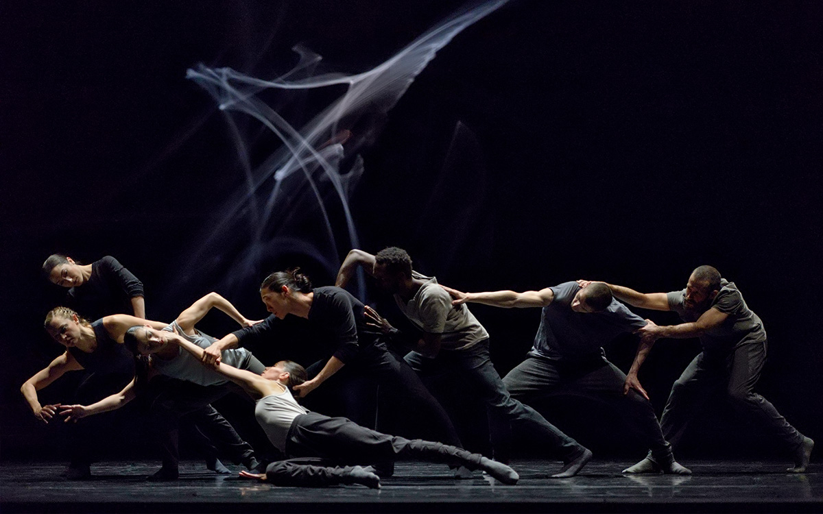 Dancing Stories, Speaking Movements