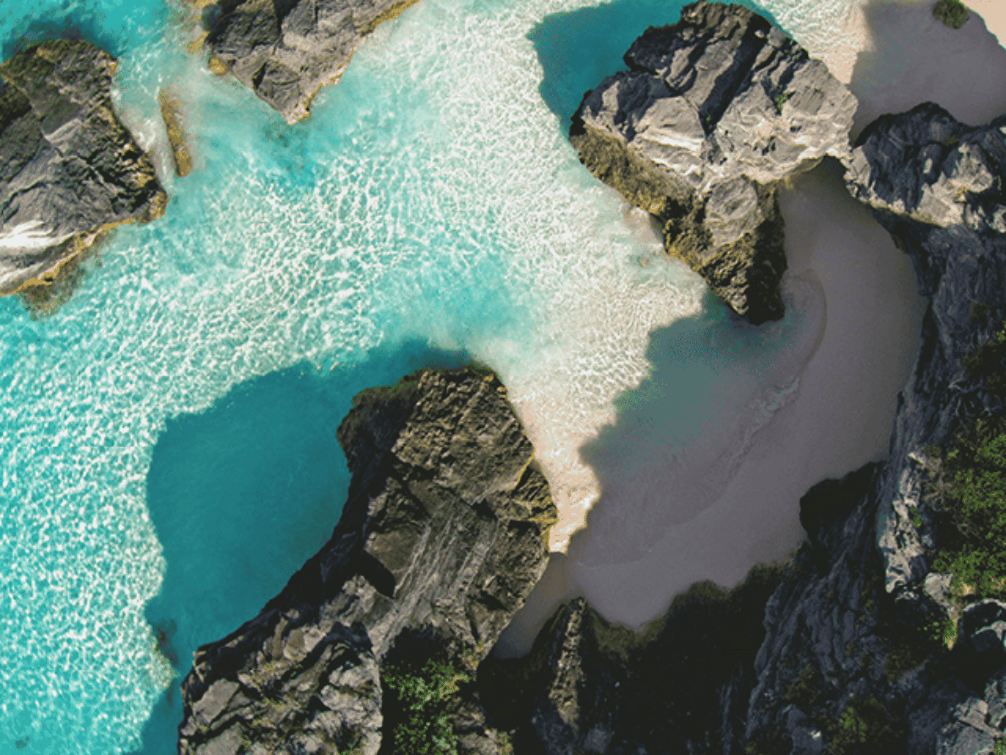Crystal clear water in Bermuda