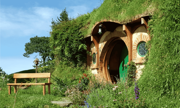 NZ-Hobbiton-NZD_161kb