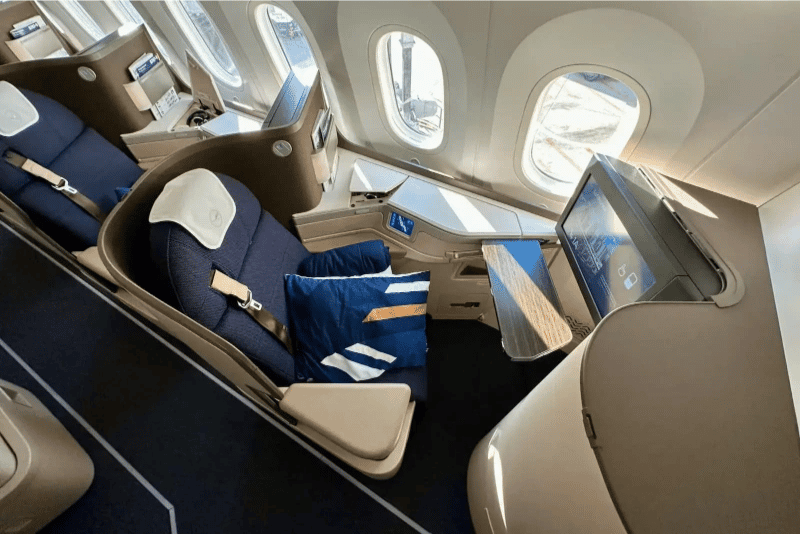 Business Class to London (800 x 534 px)