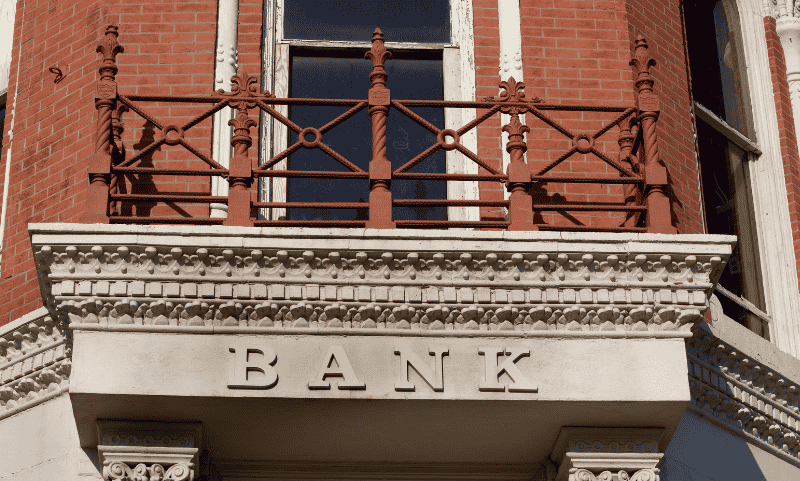Regional & Community Banks