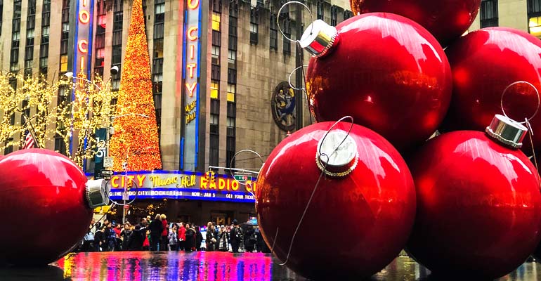 Christmas decorations on 5th avenue