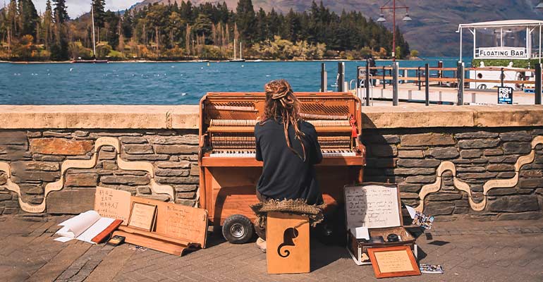 Piano player Queenstown