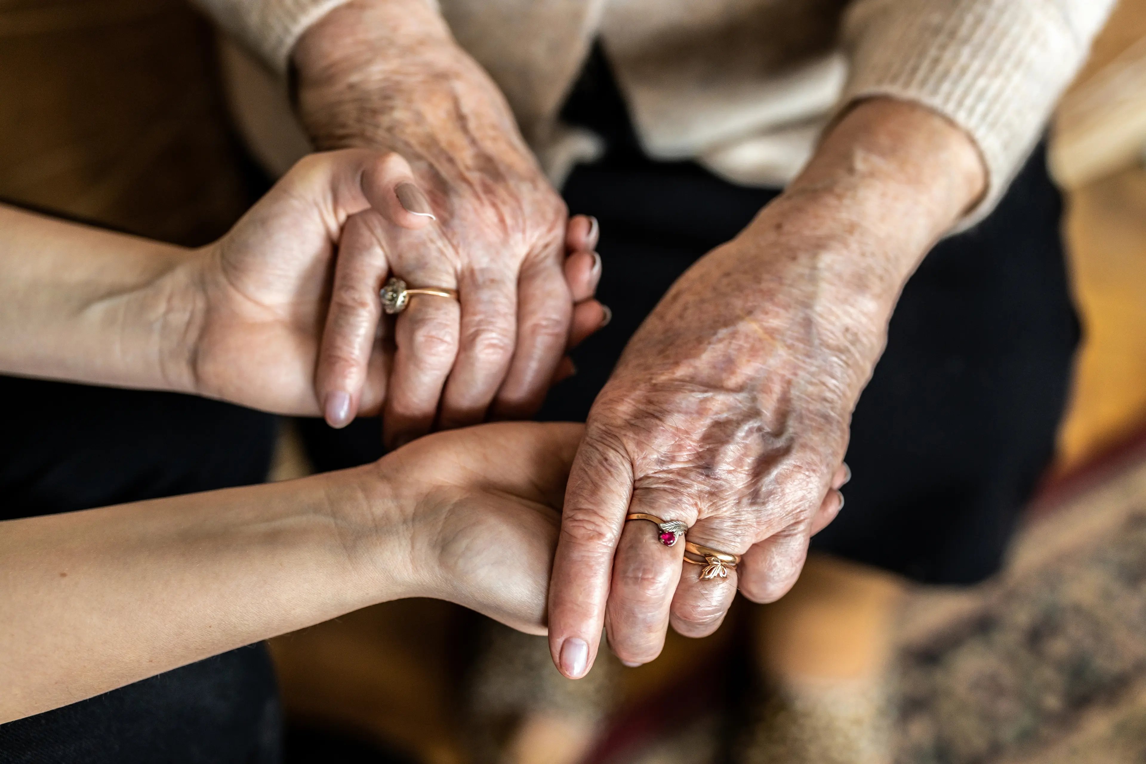 cta_hands