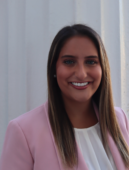 Kristen Decos headshot
