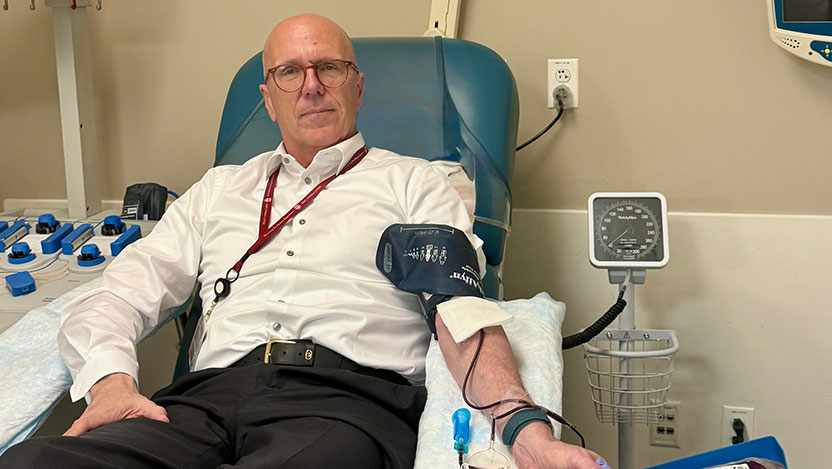 Tom Jackiewicz donating blood