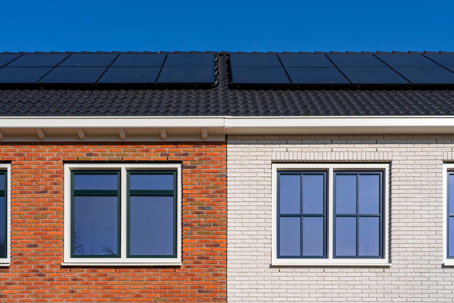 Gevel en dak met zonnepanelen - Fluwelenhof Gouda