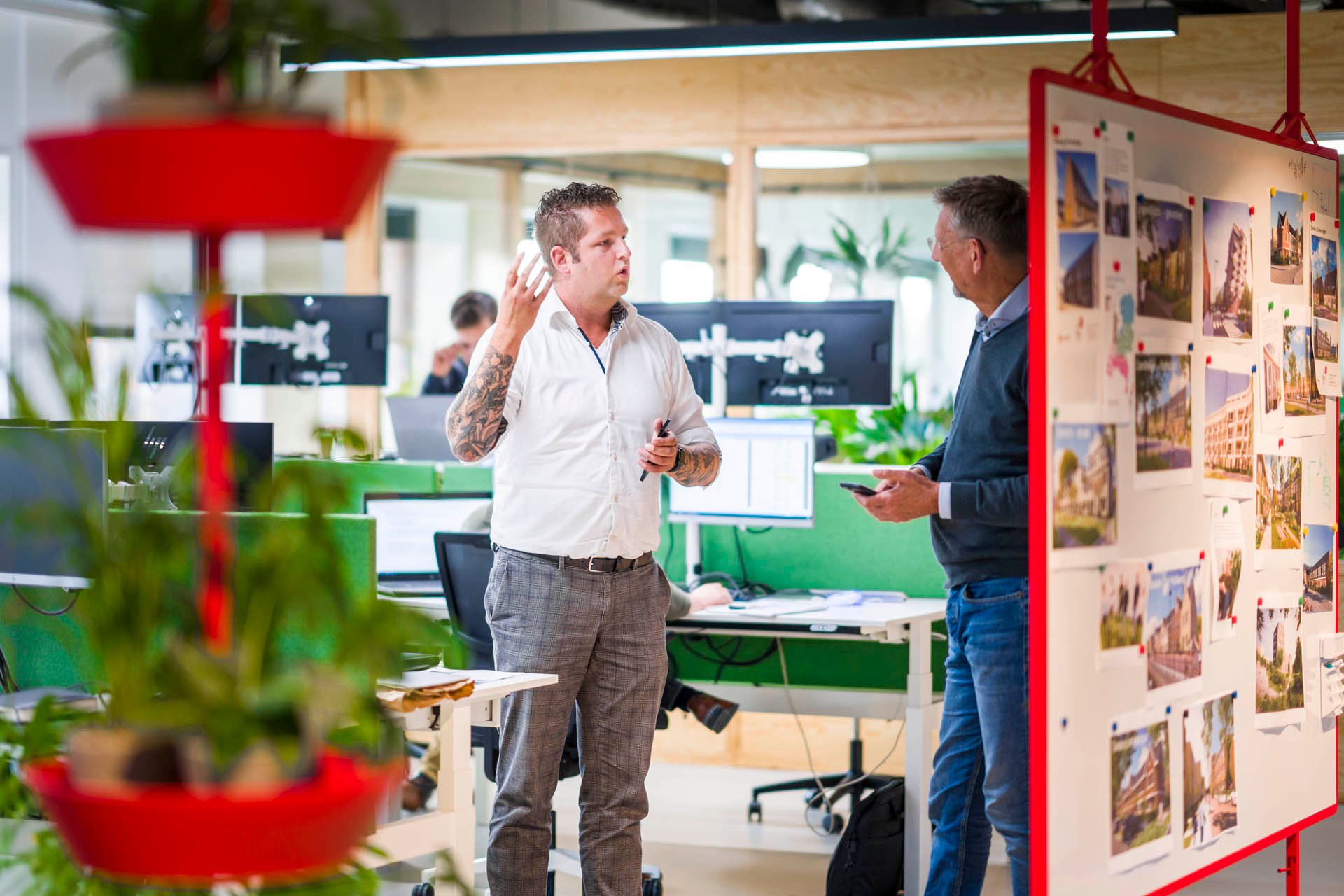 Lars en Jeroen op kantoor Heerenveen