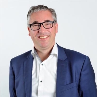 Elkien is een partner van het eerste uur. De allereerste Fijn Wonen-woningen bouwden we destijds voor hen en ook nu hebben ze weer een primeur te pakken. Ze zijn de allereerste, externe afnemer van woningen uit de nieuwe woningfabriek. In de afgelopen jaren hebben ze met ons meegedacht en kennis en ervaring op het gebied van woningcorporaties ingebracht met het huidige woonproduct als resultaat.