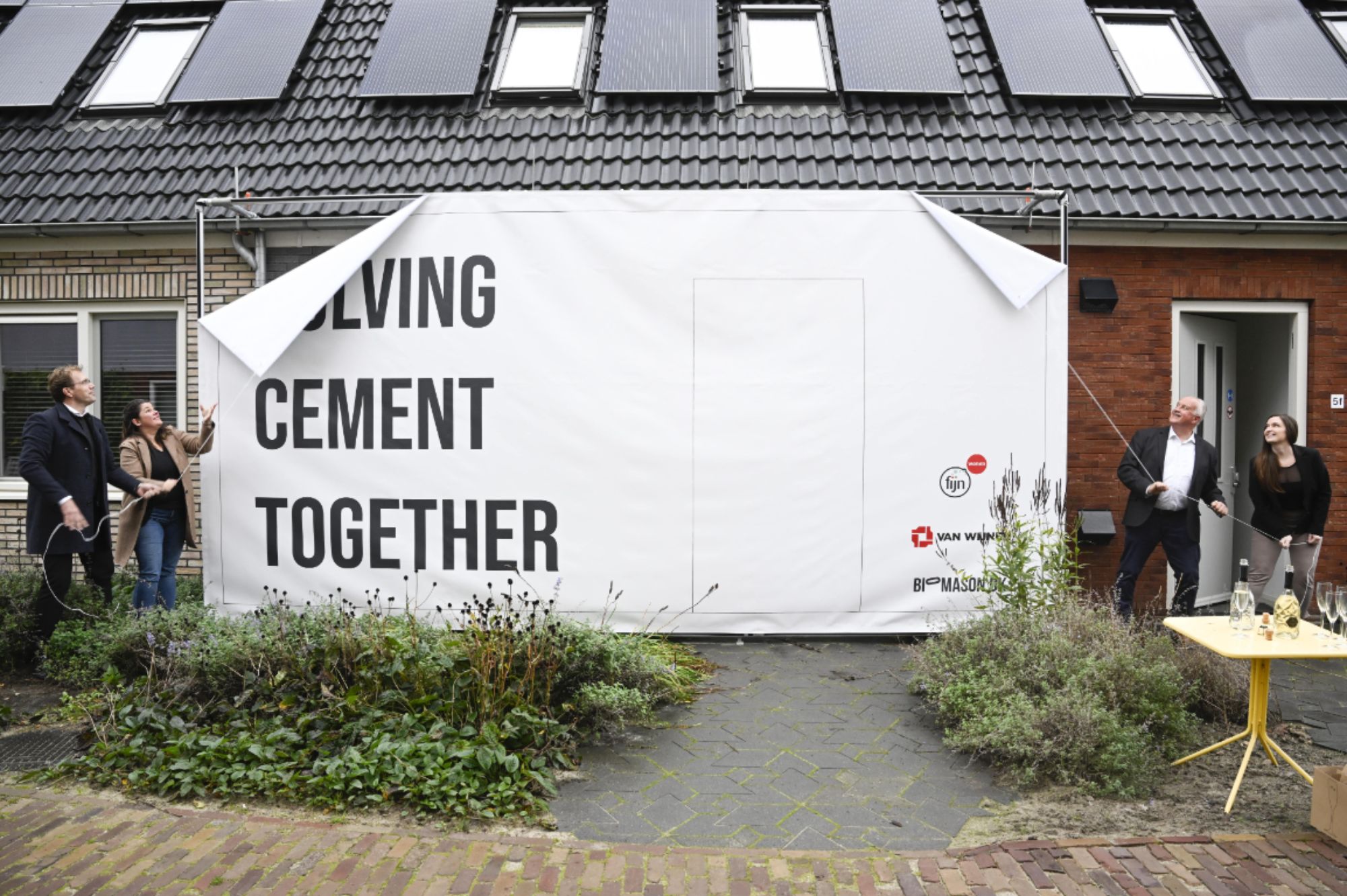 Gevelstenen onthullen op De Loskade