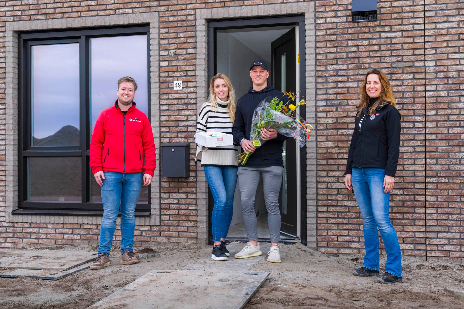 Taart en bloemen door Jelle Talsma en Isabel Pedersen
