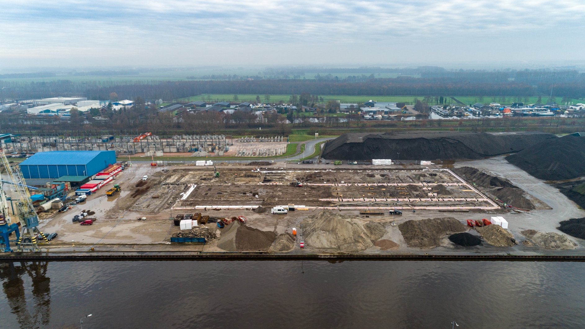 Het terrein van de woningfabriek