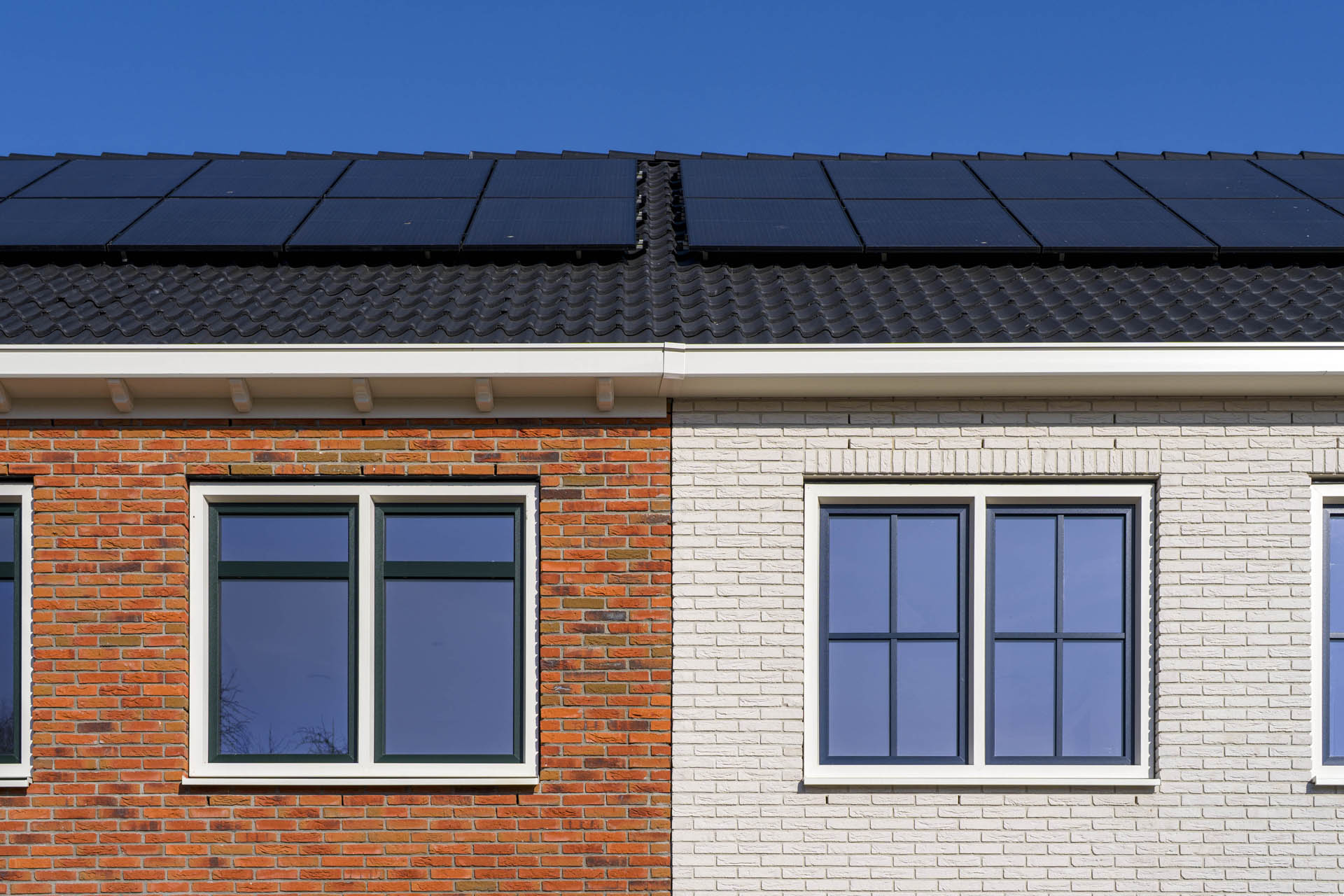 Gevel en dak met zonnepanelen - Fluwelenhof Gouda