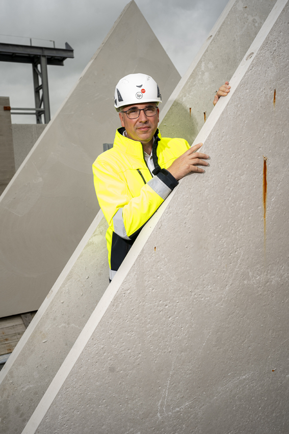 Menso Oosting in woningfabriek 3