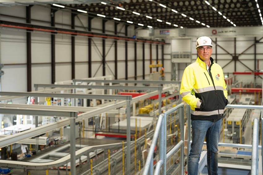 Menso Oosting in woningfabriek 1